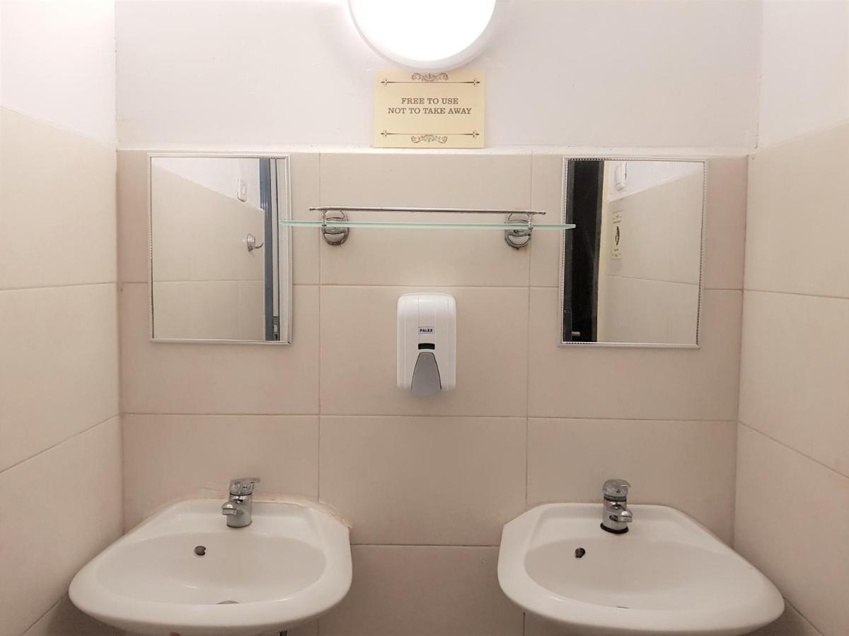 "No Party & Many Rules" Hostel N1 Sofia Zewnętrze zdjęcie